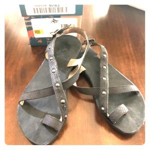 Women’s OTBT sandals in size 6.5